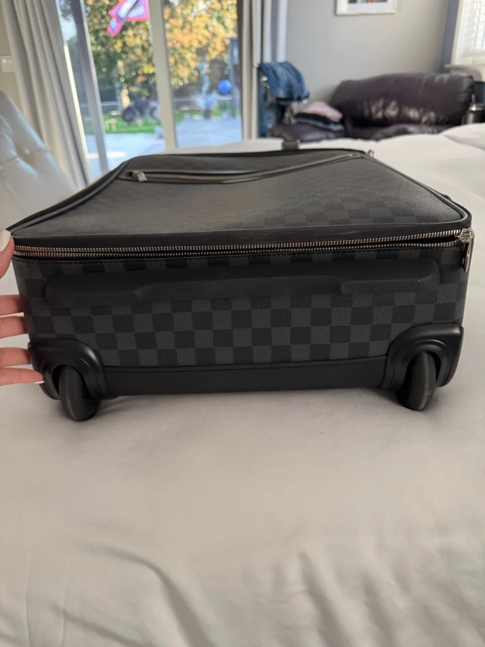 Louis Vuitton Pegase Carry-On - Picture 5 of 13